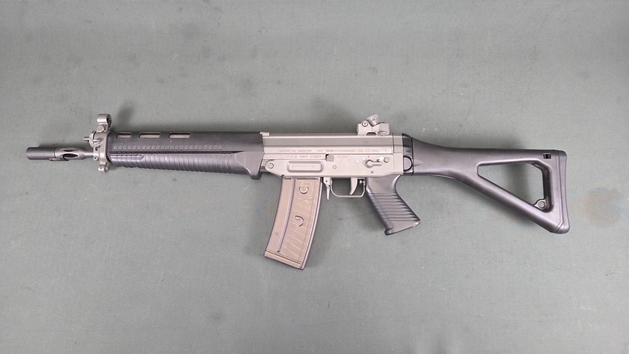 Swiss-made SIG SG 551-2 SP SWAT - Image 2