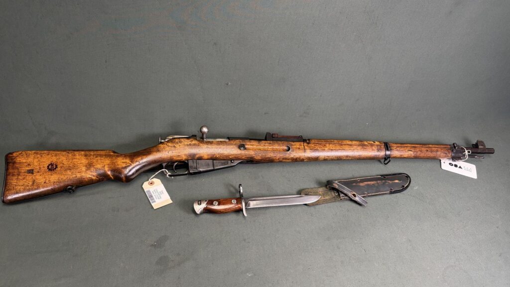 Antique Finnish M39 Mosin-Nagant 7.62×54R — 1898 Receiver, SAKO 1942, Finn-Matching NOS w/ Bayonet & Sling