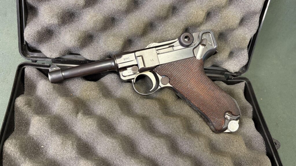 DWM P.08 Luger 9mm — 1918, Weimar Police, Matching