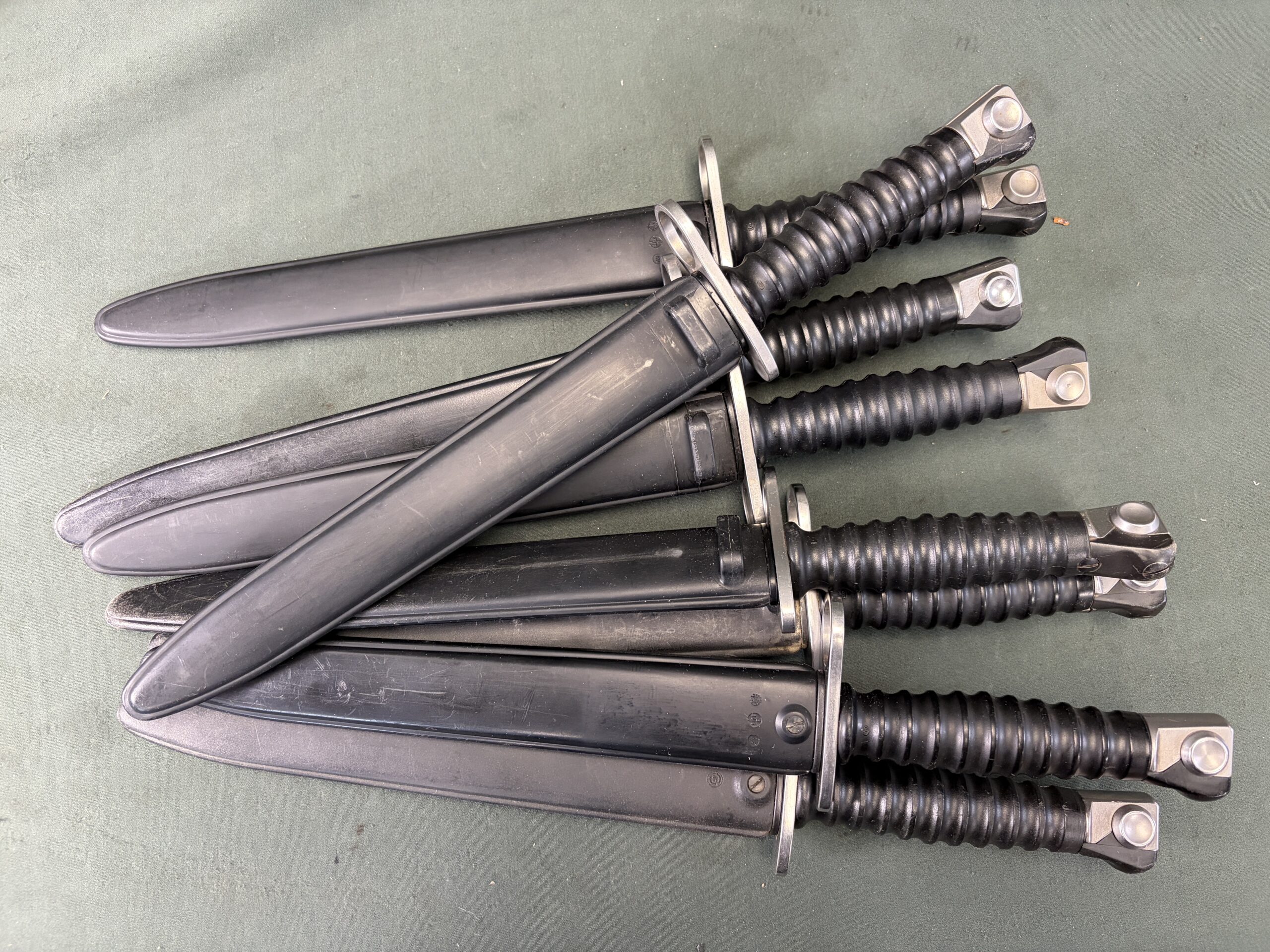 Swiss M1957 Bayonet & Scabbard — Waffenfabrik Neuhausen (SIG), for Stgw 57 / PE57 - Image 2