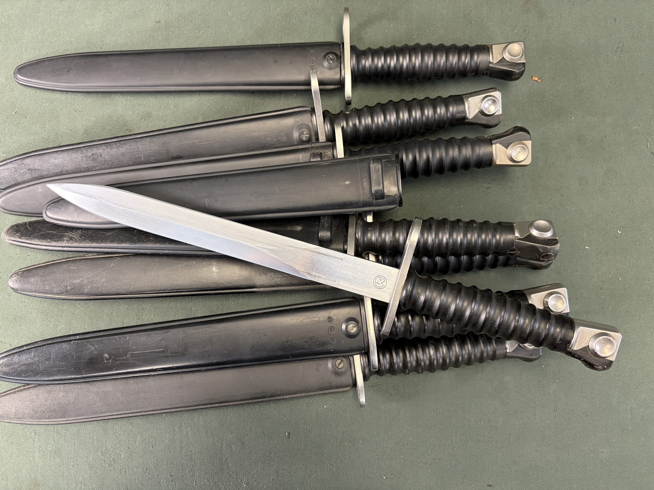 Swiss M1957 Bayonet & Scabbard — Waffenfabrik Neuhausen (SIG), for Stgw 57 / PE57