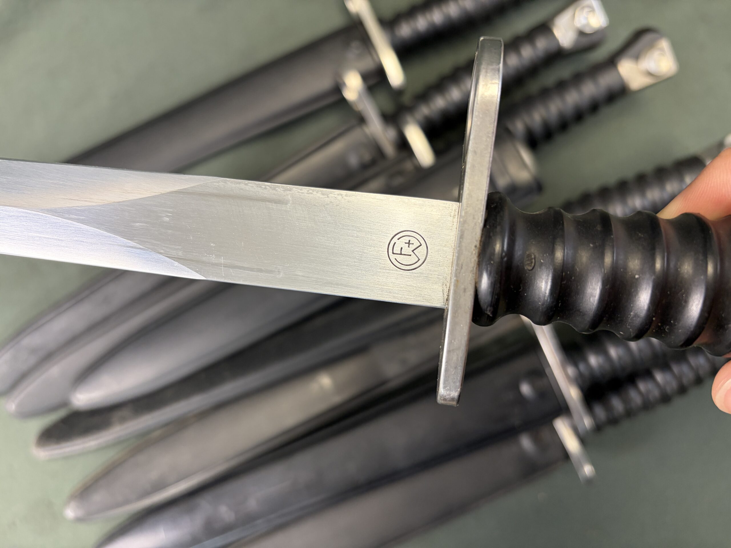 Swiss M1957 Bayonet & Scabbard — Waffenfabrik Neuhausen (SIG), for Stgw 57 / PE57 - Image 4