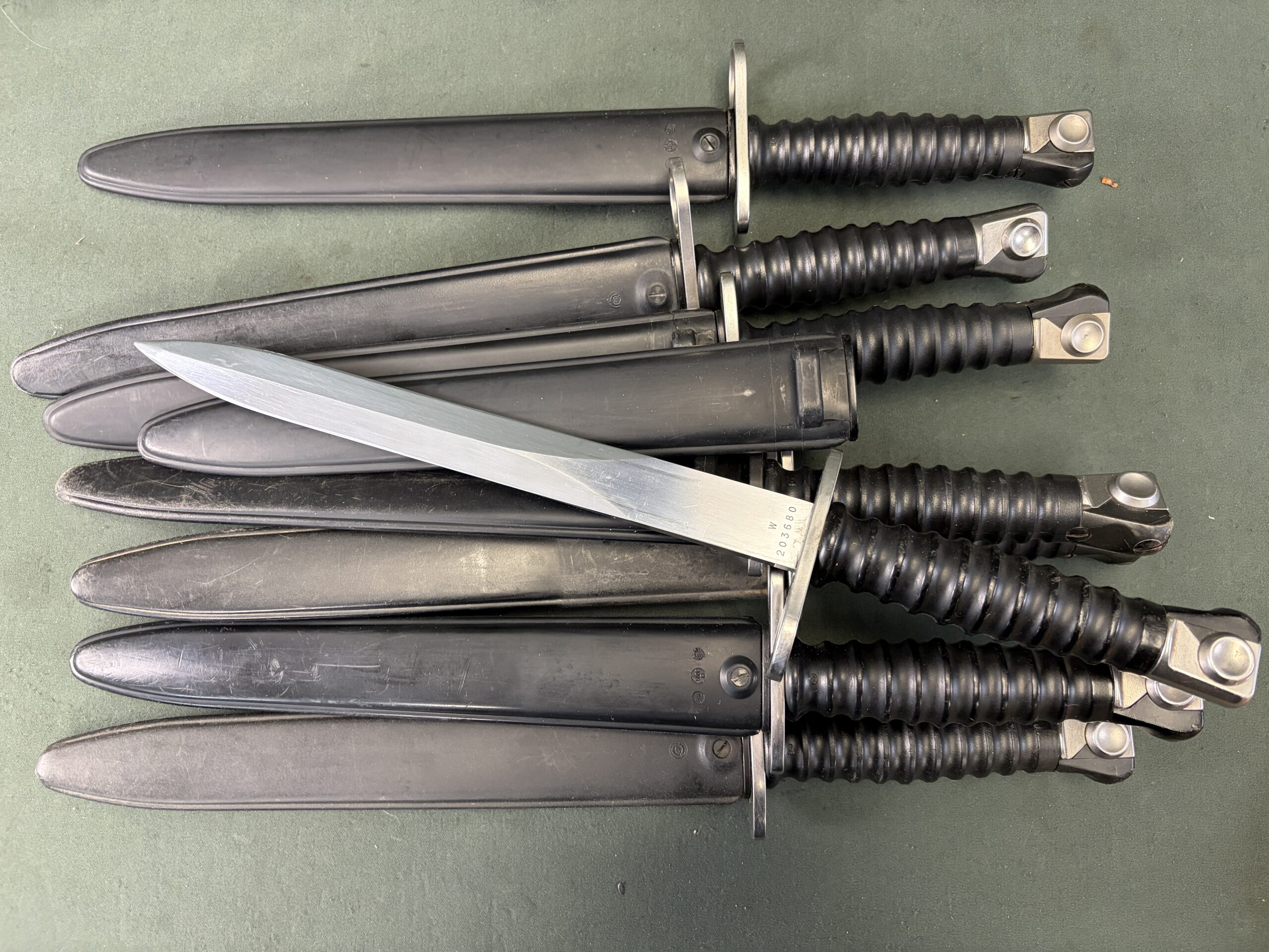 Swiss M1957 Bayonet & Scabbard — Waffenfabrik Neuhausen (SIG), for Stgw 57 / PE57 - Image 6