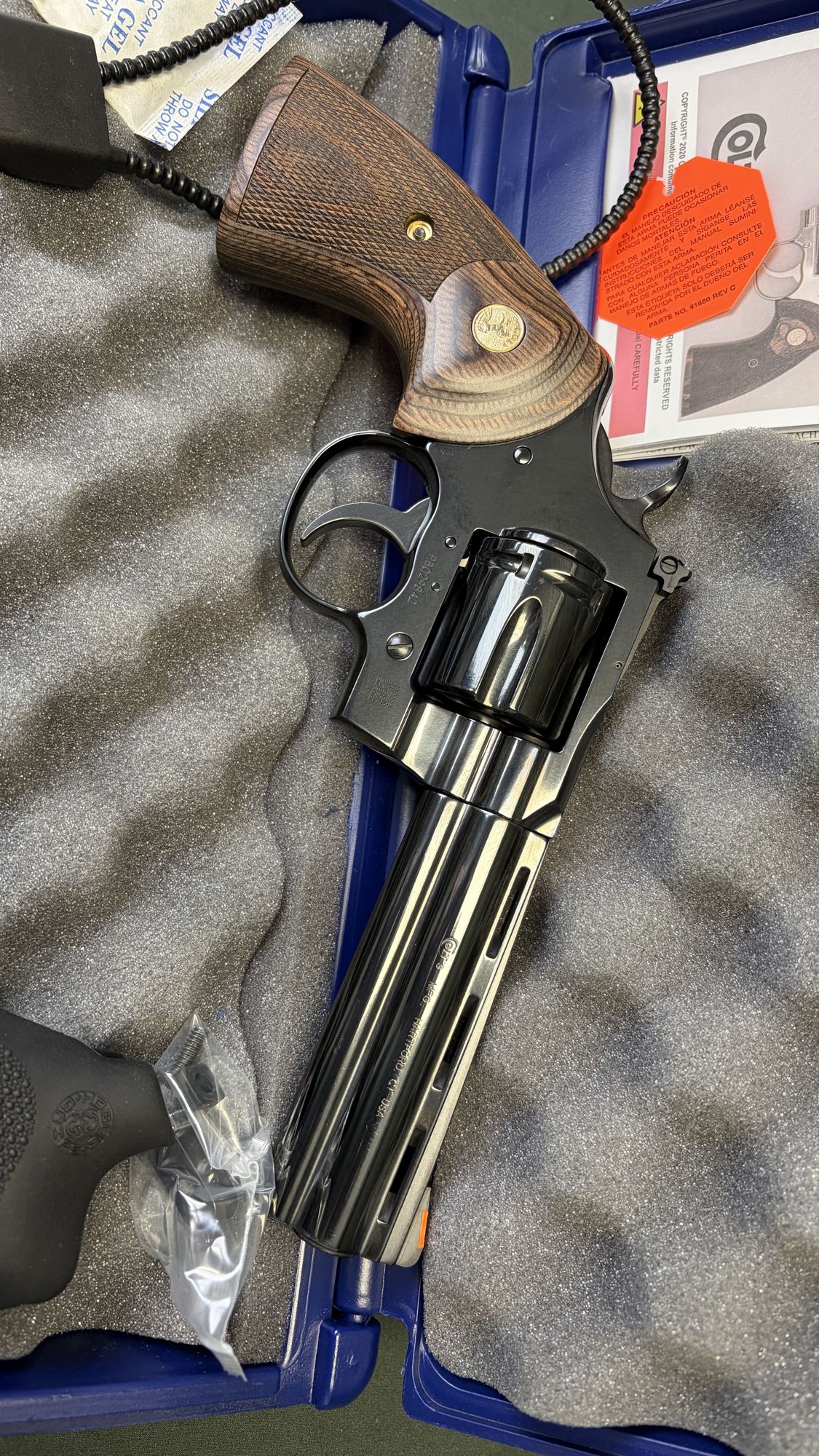 Colt Python .357 Magnum 5 Inch Blued Like New with Factory Box - Image 2