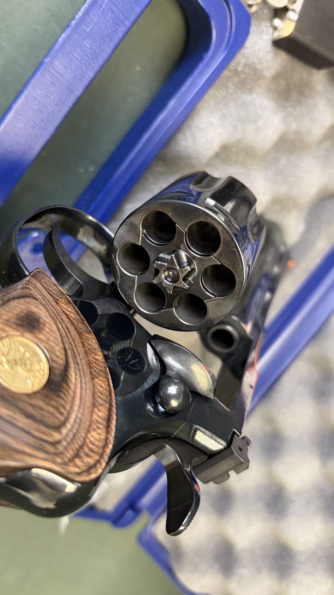 Colt Python .357 Magnum 5 Inch Blued Like New with Factory Box - Image 4