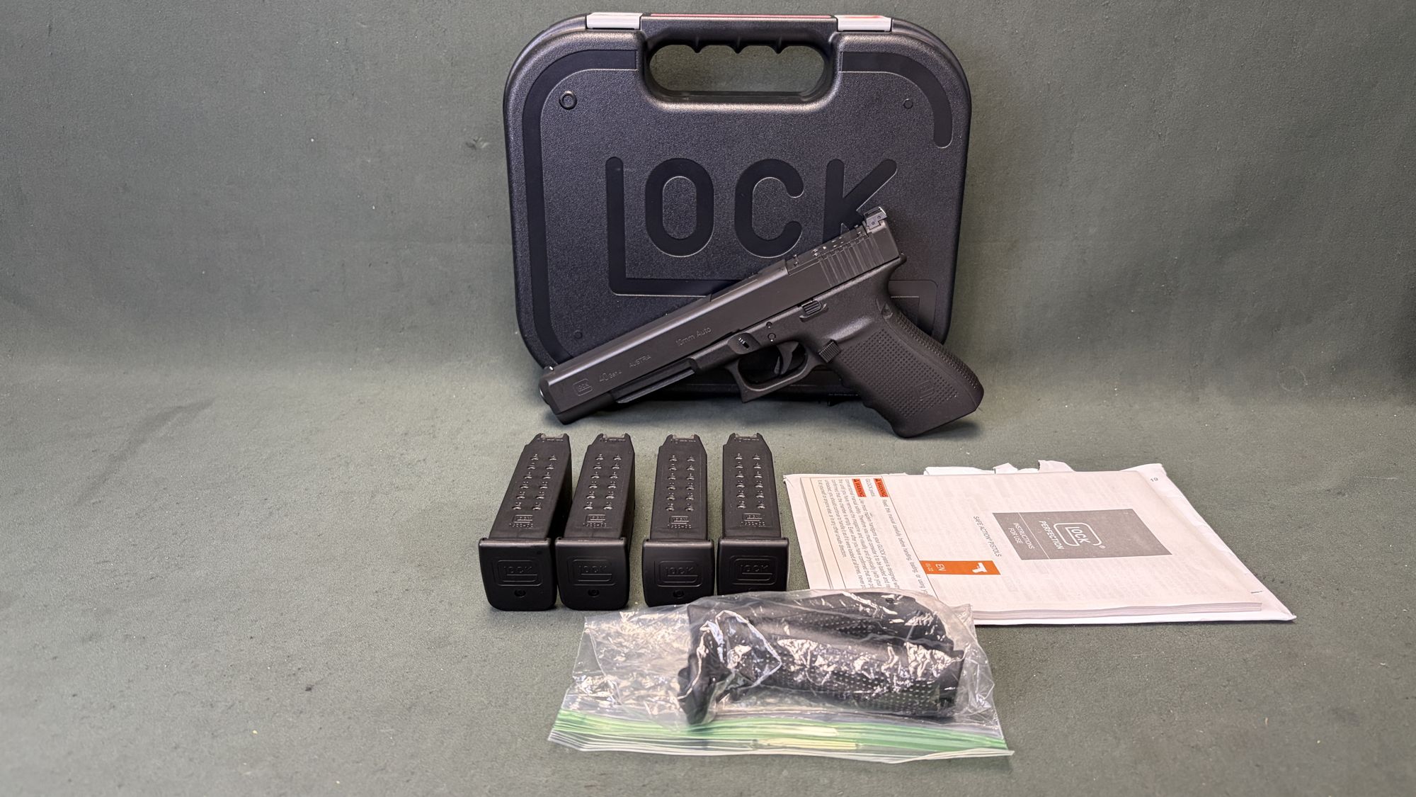 Glock 40 Gen4 MOS 10mm Auto Long Slide with Four 15 Round Magazines
