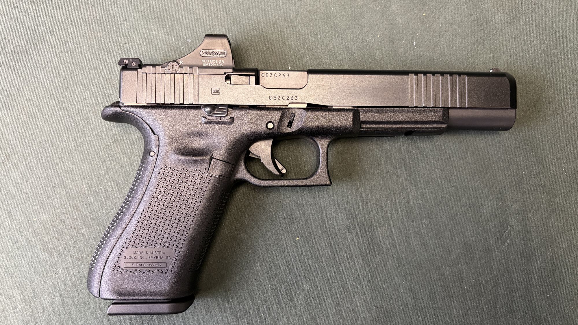 Glock 17L 9mm Long Slide with Holosun SCS Green and Three Magazines - Image 4