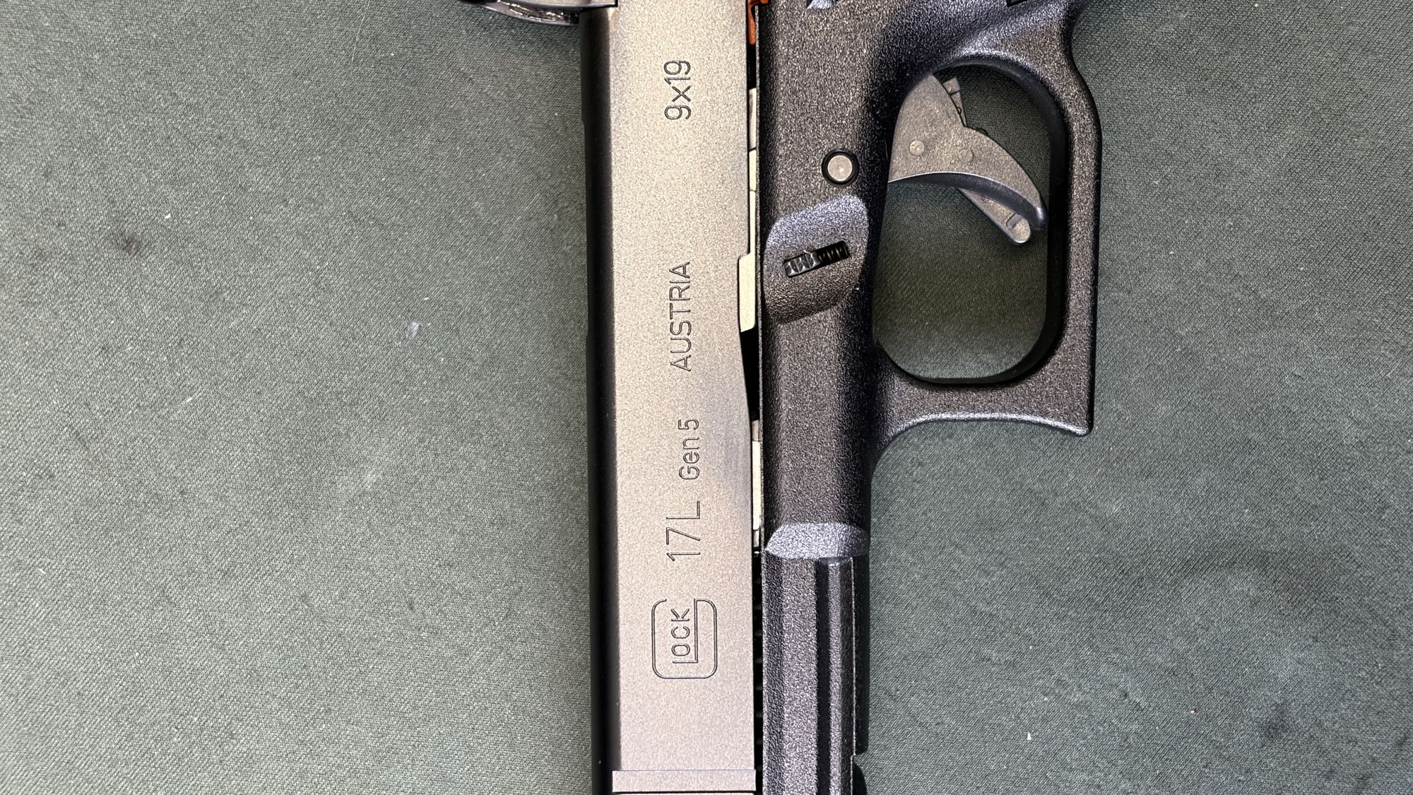 Glock 17L 9mm Long Slide with Holosun SCS Green and Three Magazines - Image 6