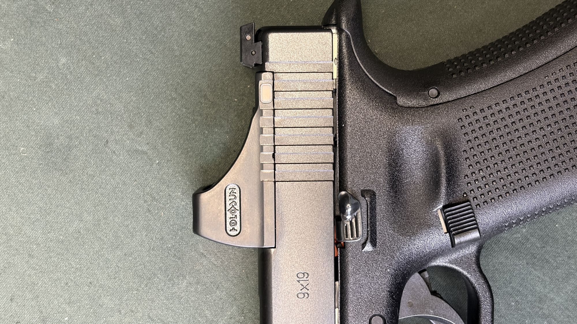 Glock 17L 9mm Long Slide with Holosun SCS Green and Three Magazines - Image 7
