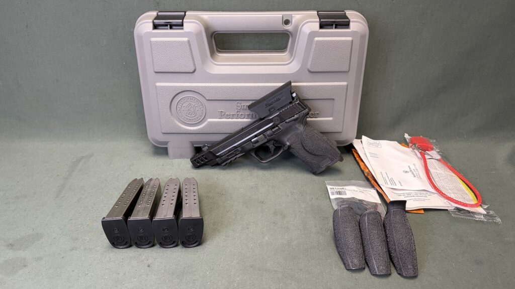 S&W M&P 10mm Performance Center Ported with Burris FastFire and Four Mags