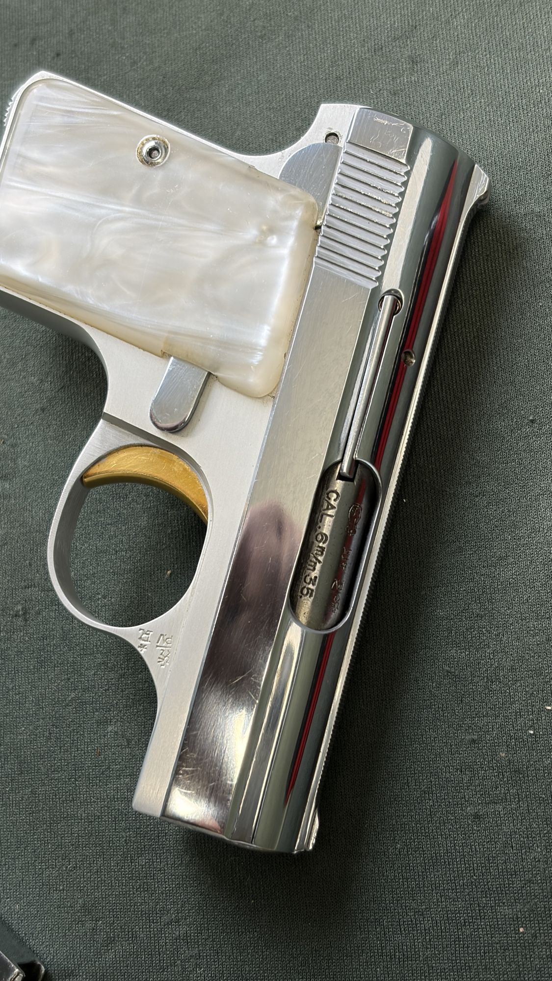 1963 Browning Baby Lightweight .25 ACP Factory Chrome Pearl Grips with Case - Image 5