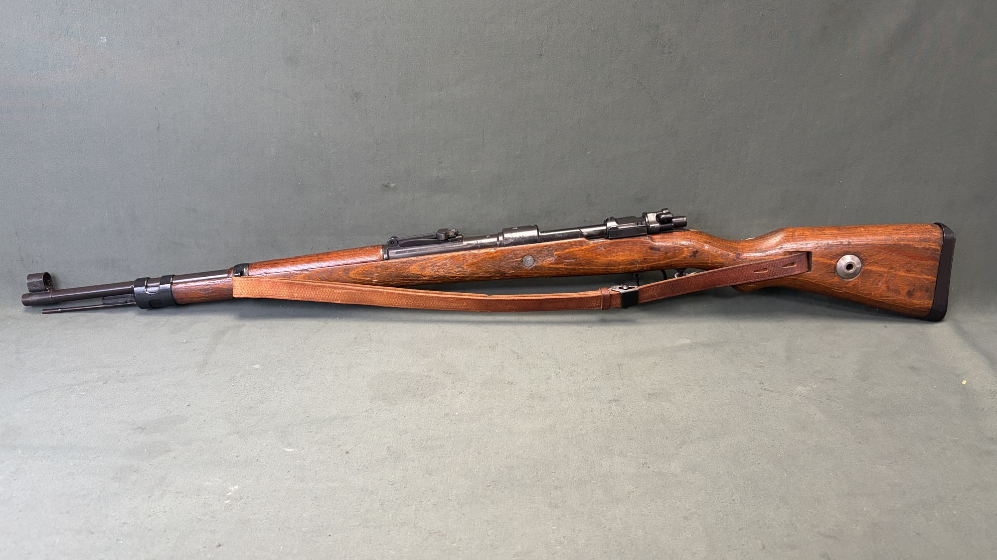 1941 bnz Steyr K98k 8mm Mauser Complete with Sight Hood Cleaning Kit and Sling - Image 2